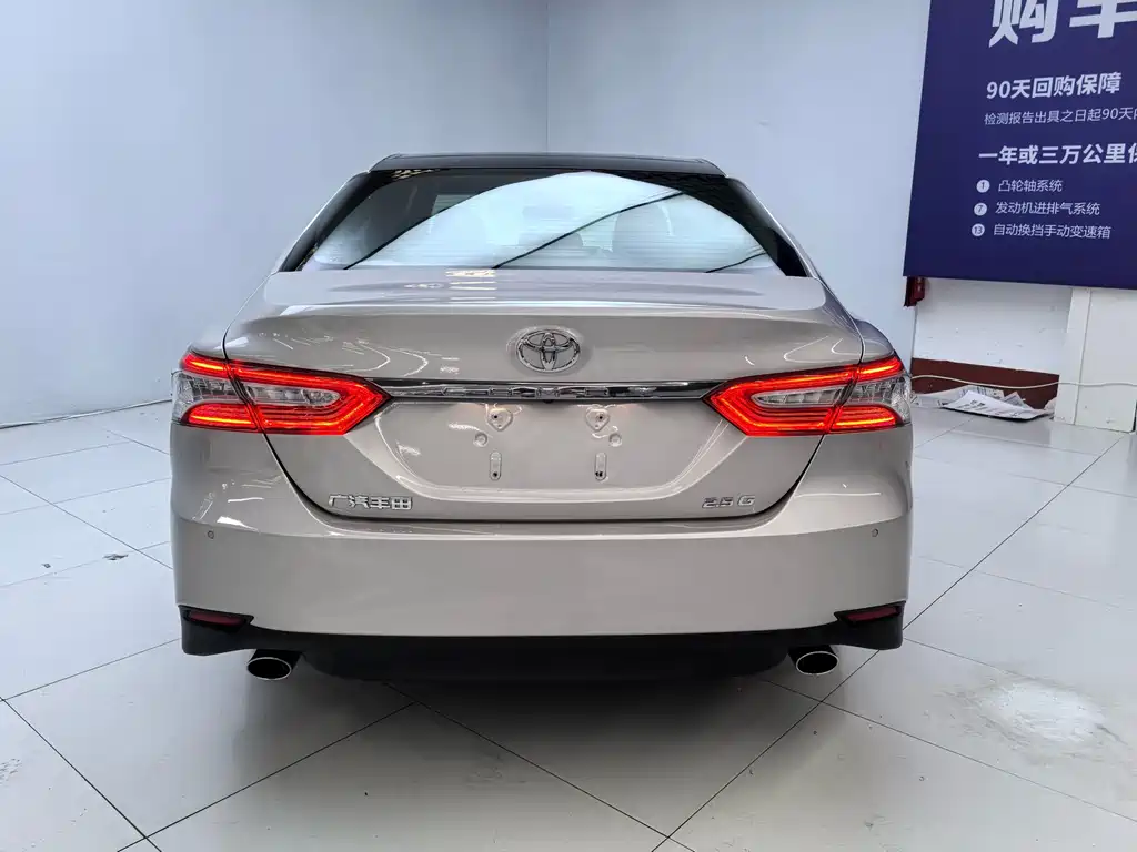 Toyota Camry 2020 — фото 16