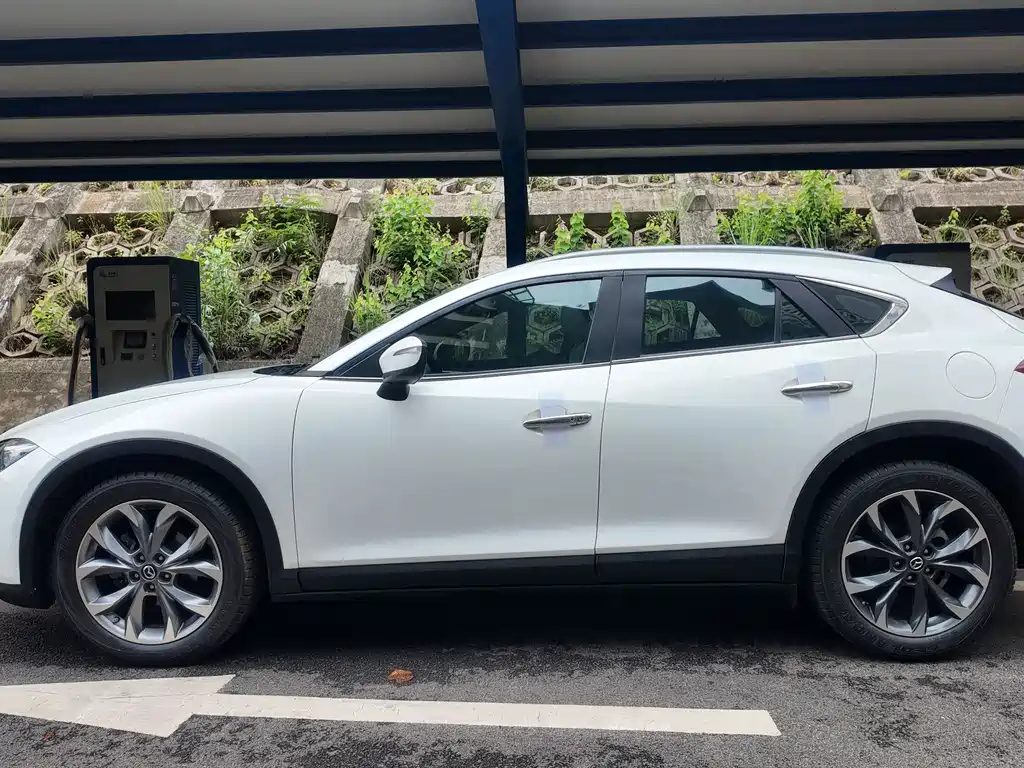 Mazda CX-4 2017 — фото 36