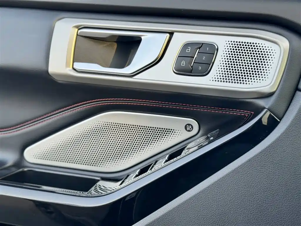 Ford Explorer 2022 — фото 16