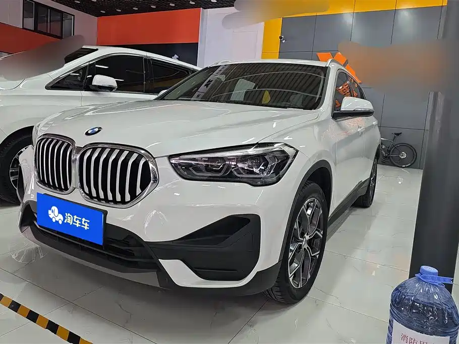BMW X1 2021 — фото 1