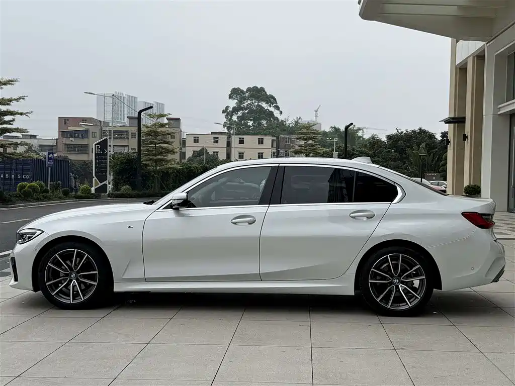 BMW 3 Series 2021 — фото 11
