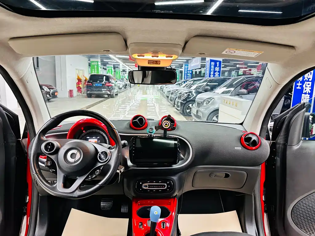 smart Fortwo 2017 — фото 24