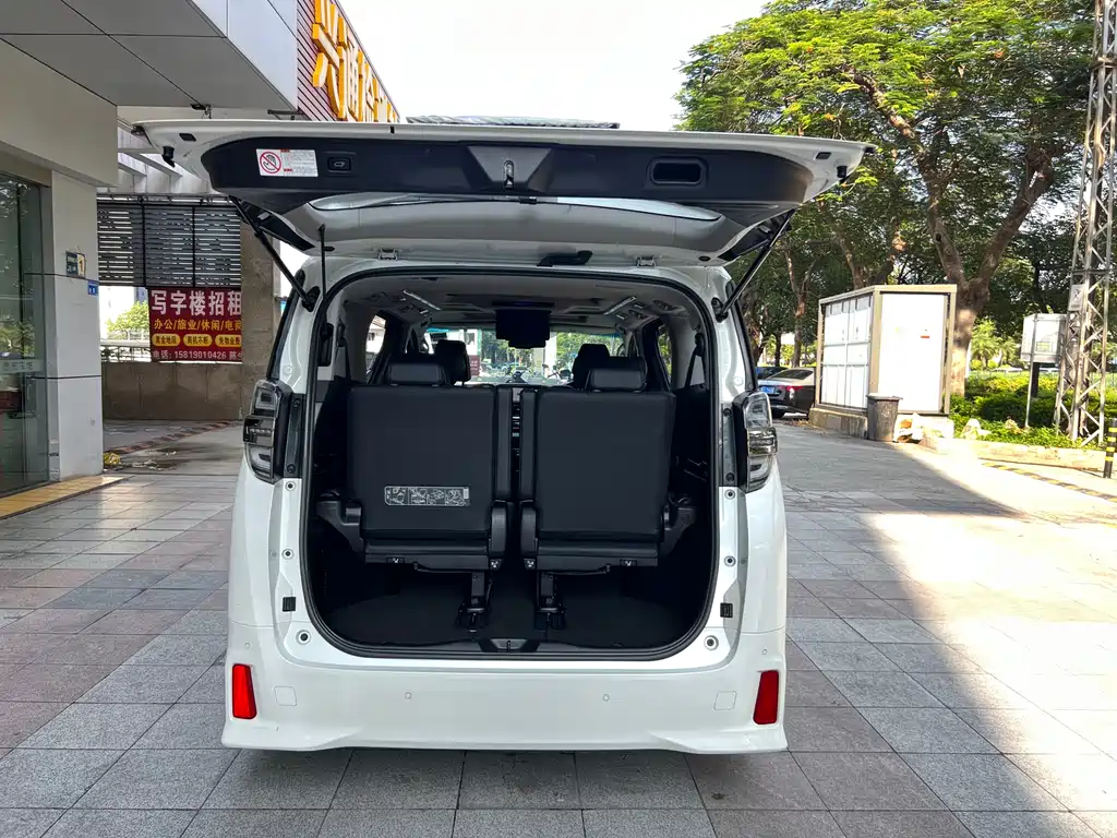 Toyota Vellfire 2021 — фото 10