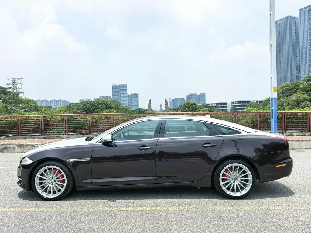 Jaguar XJ 2014 — фото 21
