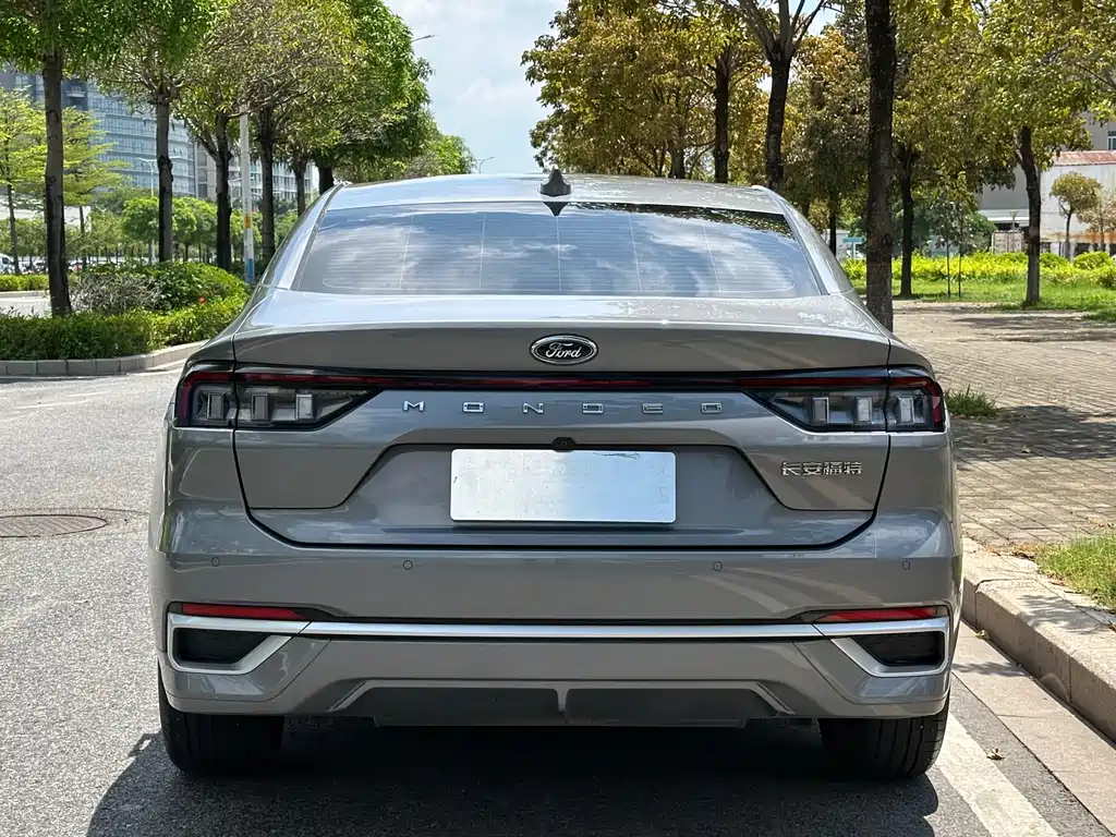 Ford Mondeo 2024 — фото 15