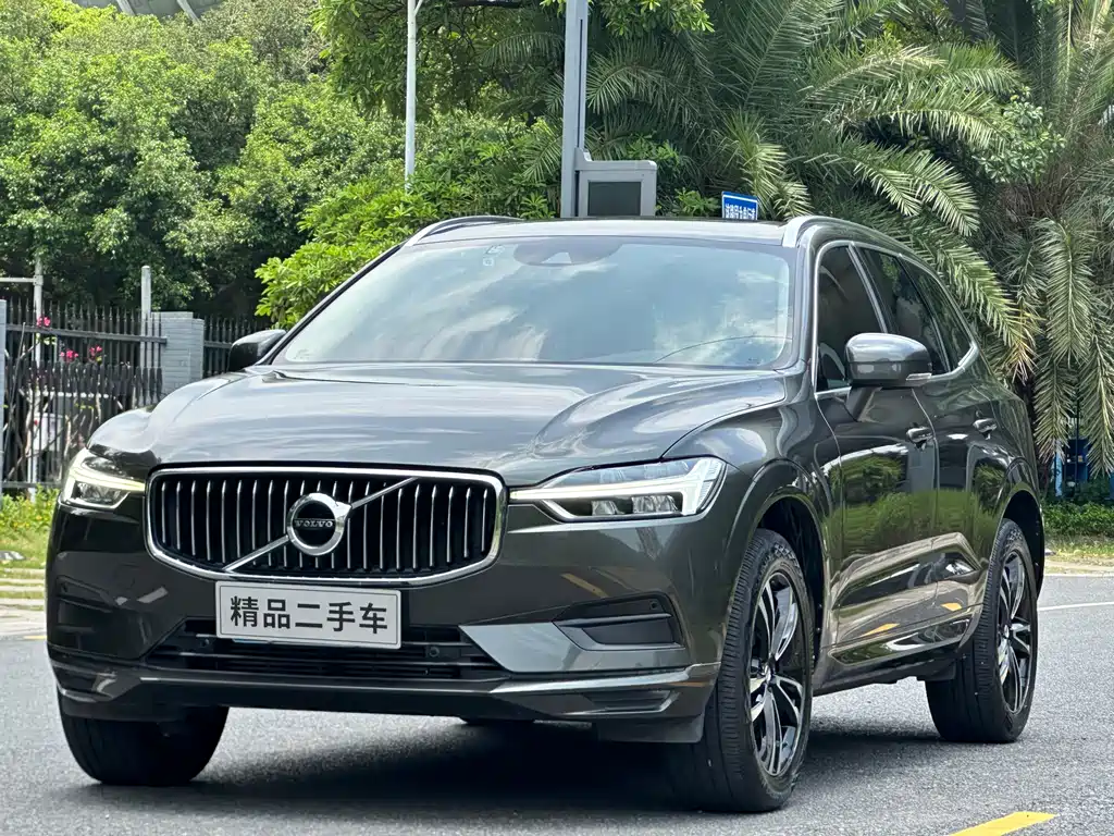 Volvo XC60 2019 — фото 1