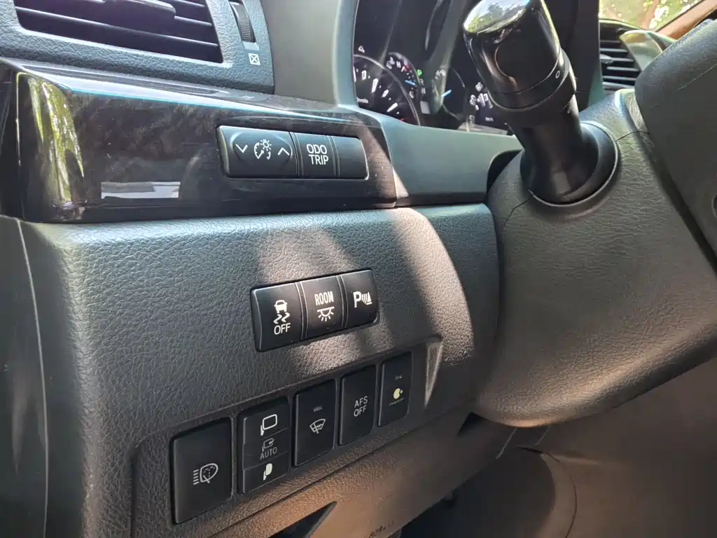 Toyota Alphard 2014 — фото 22