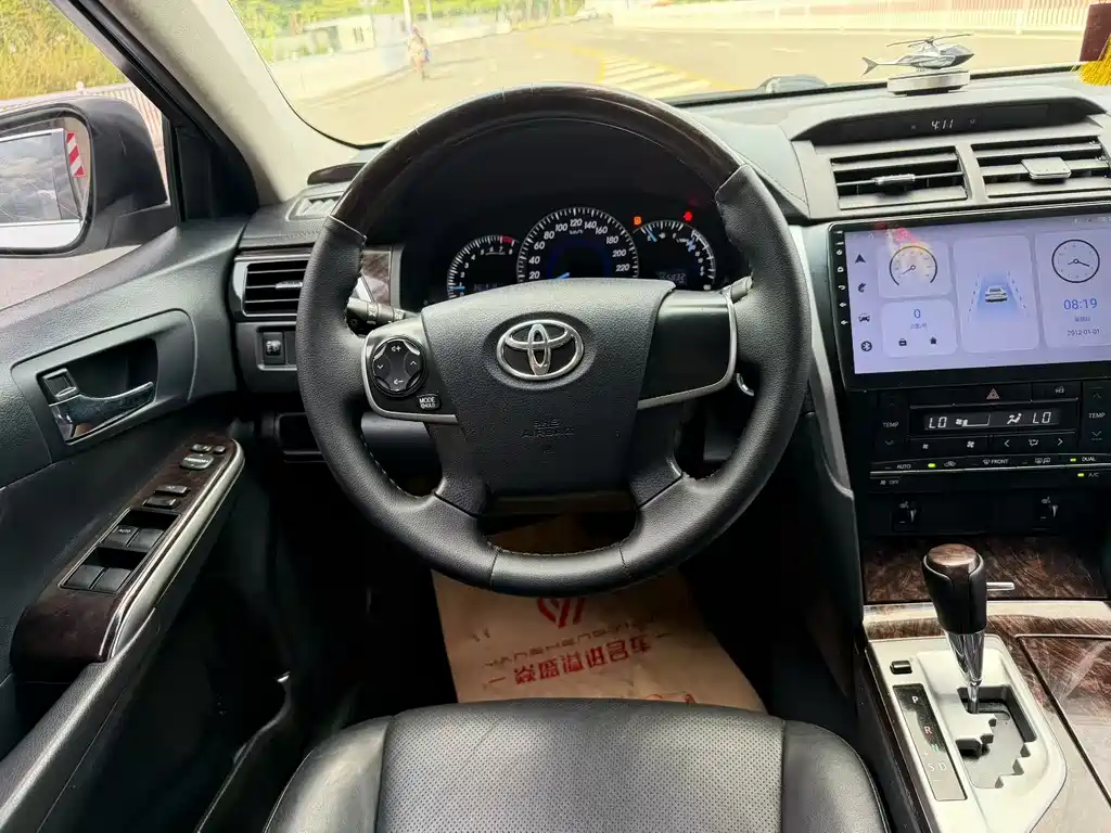 Toyota Camry 2016 — фото 6