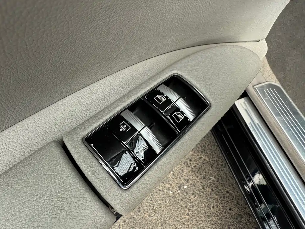 Mercedes-Benz S-Class 2010 — фото 16