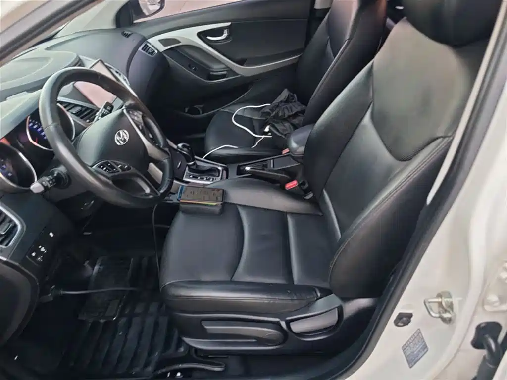 Hyundai Elantra Langdong 2015 — фото 15