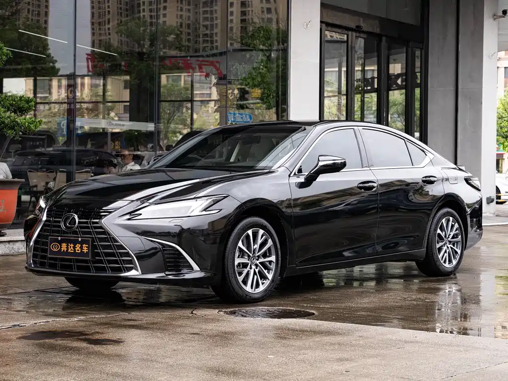 Lexus ES 2025 — фото 1