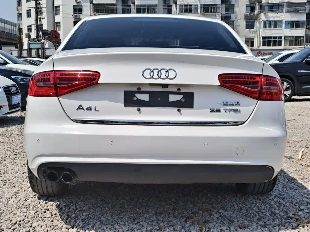 Audi A4L 2014 — фото 13