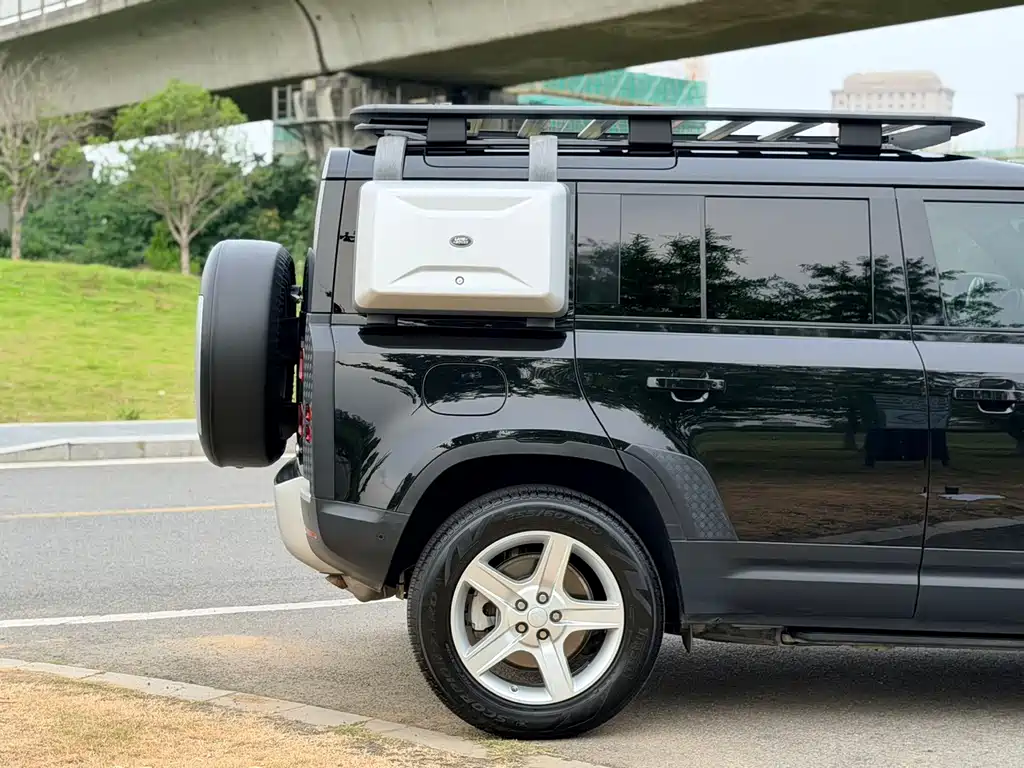 Land Rover Defender 2020 — фото 12