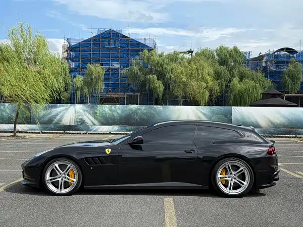 Ferrari GTC4Lusso 2018