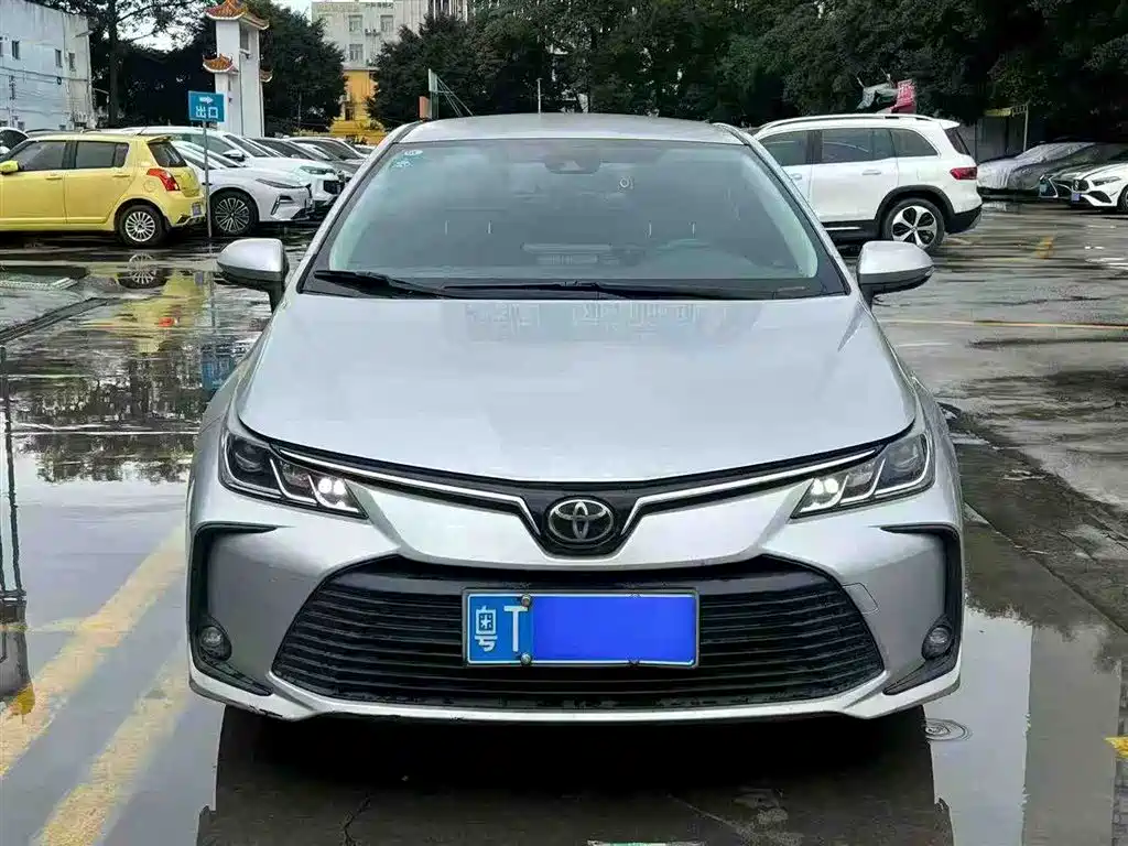 Toyota Corolla 2020 — фото 1
