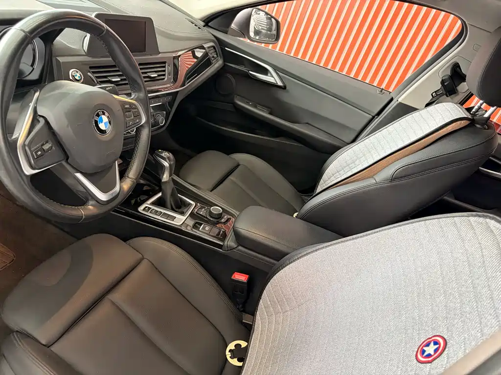 BMW 1 Series 2019 — фото 10