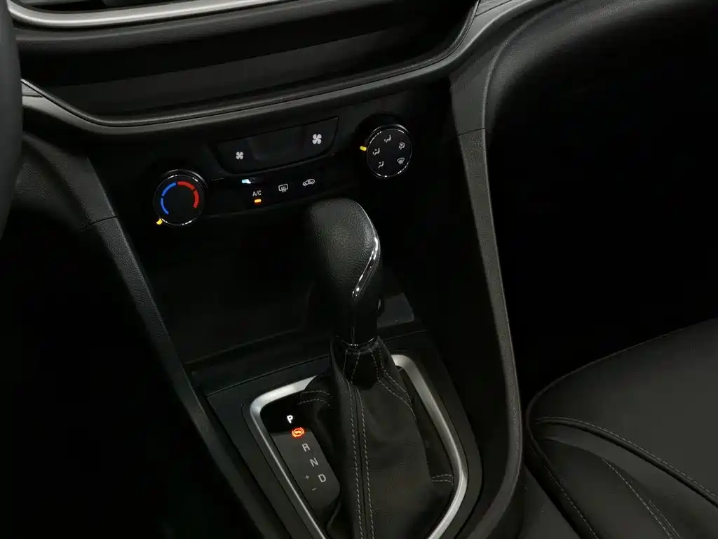 Buick Excelle 2018 — фото 13