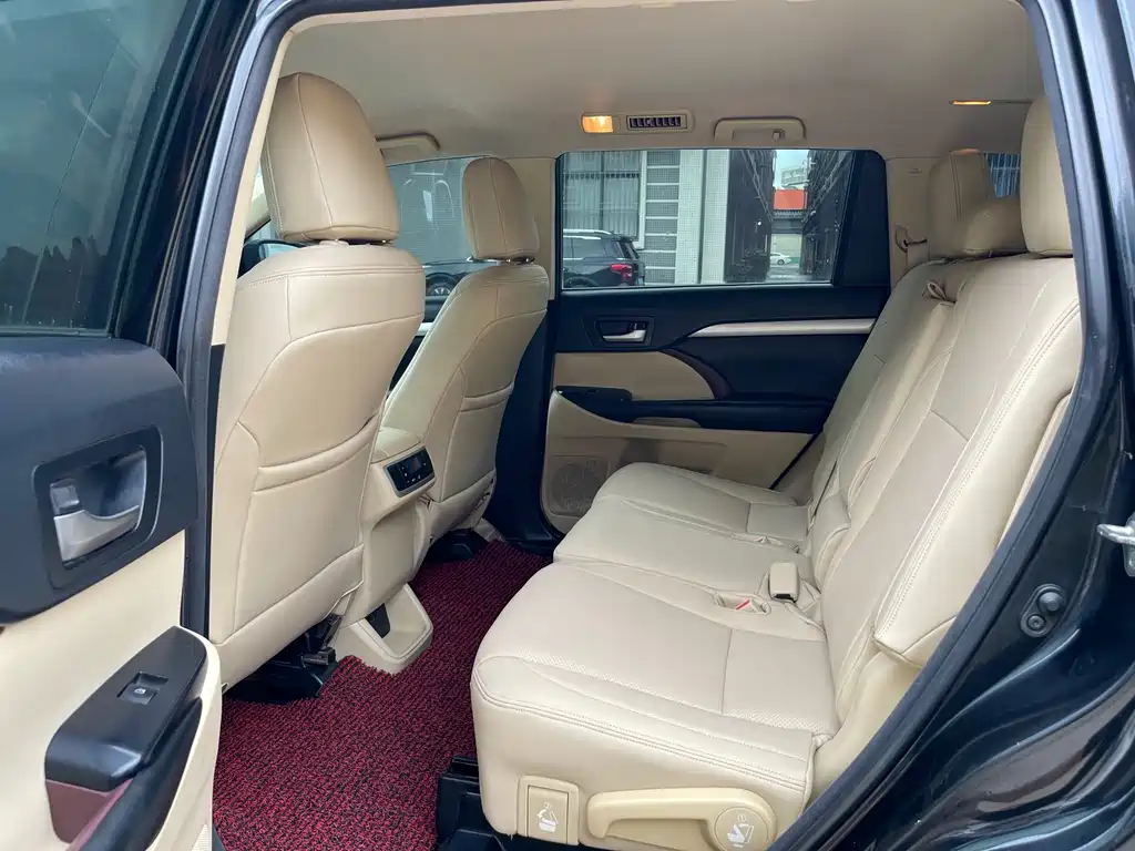 Toyota Highlander 2015 — фото 10