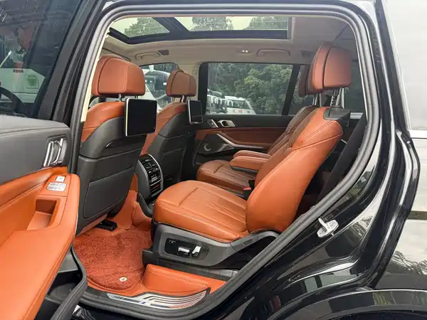BMW X7 2022