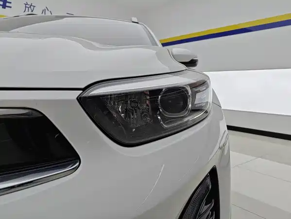 Kia KX1 2020