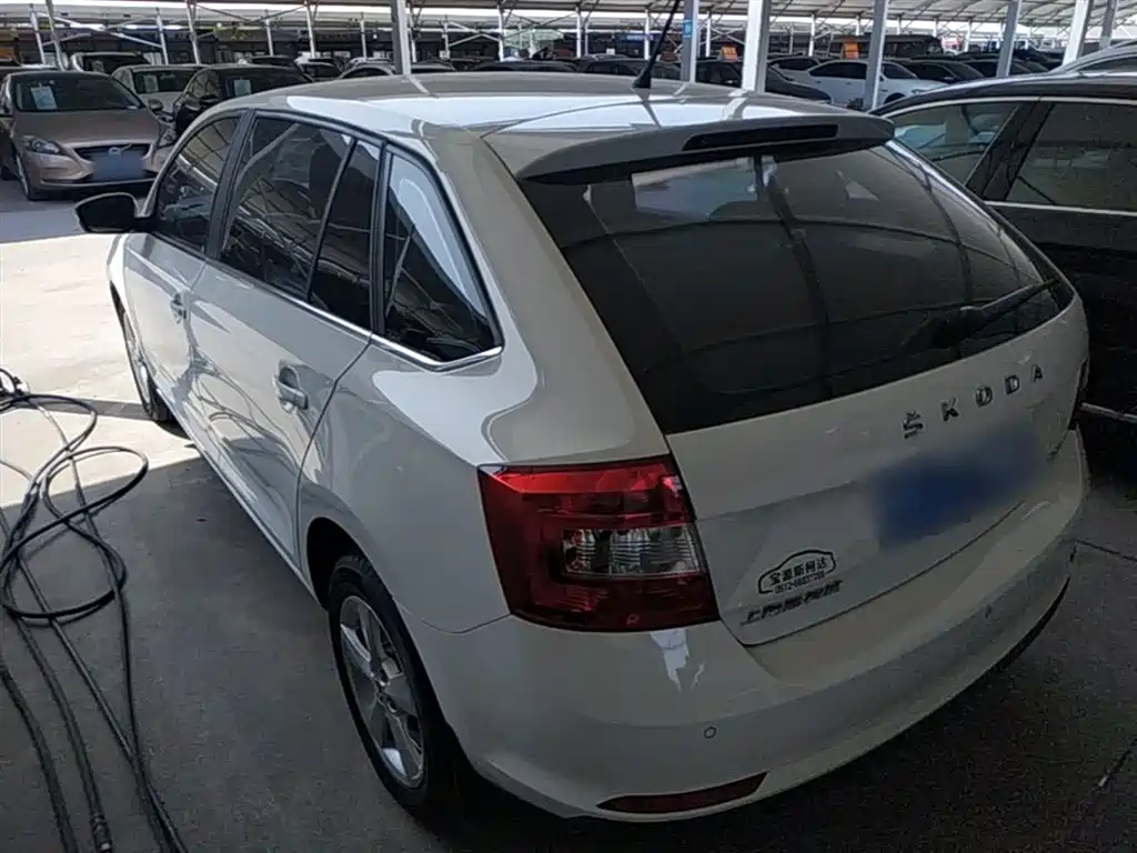 Skoda Rapid Spaceback 2020 — фото 5