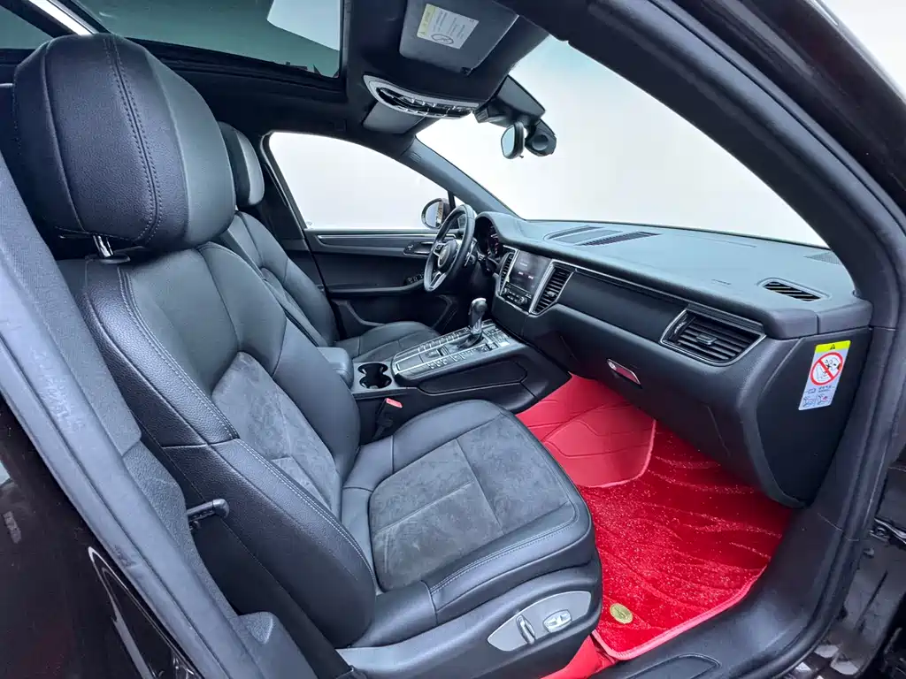 Porsche Macan 2017 — фото 11