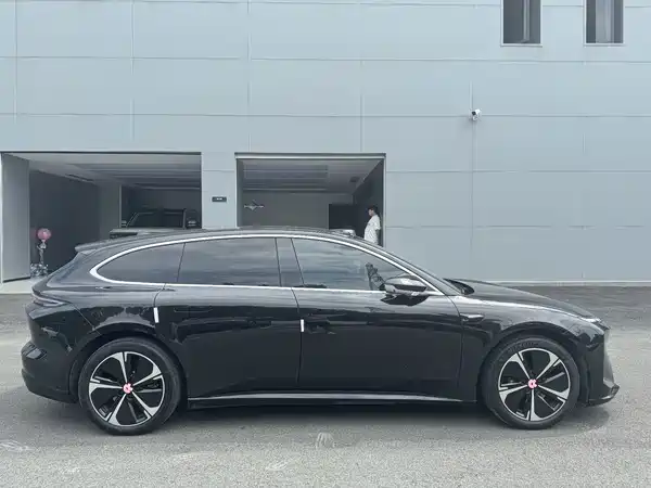 NIO ET5T 2025