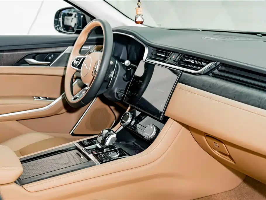 Jaguar XFL 2025 — фото 19