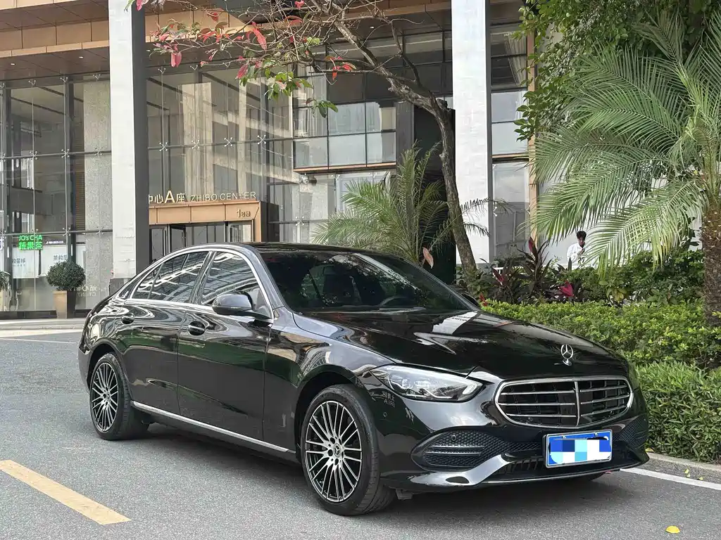 Mercedes-Benz C-Class 2023 — фото 3