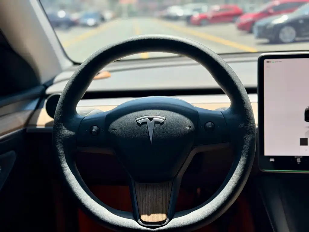 Tesla Model Y 2022 — фото 12