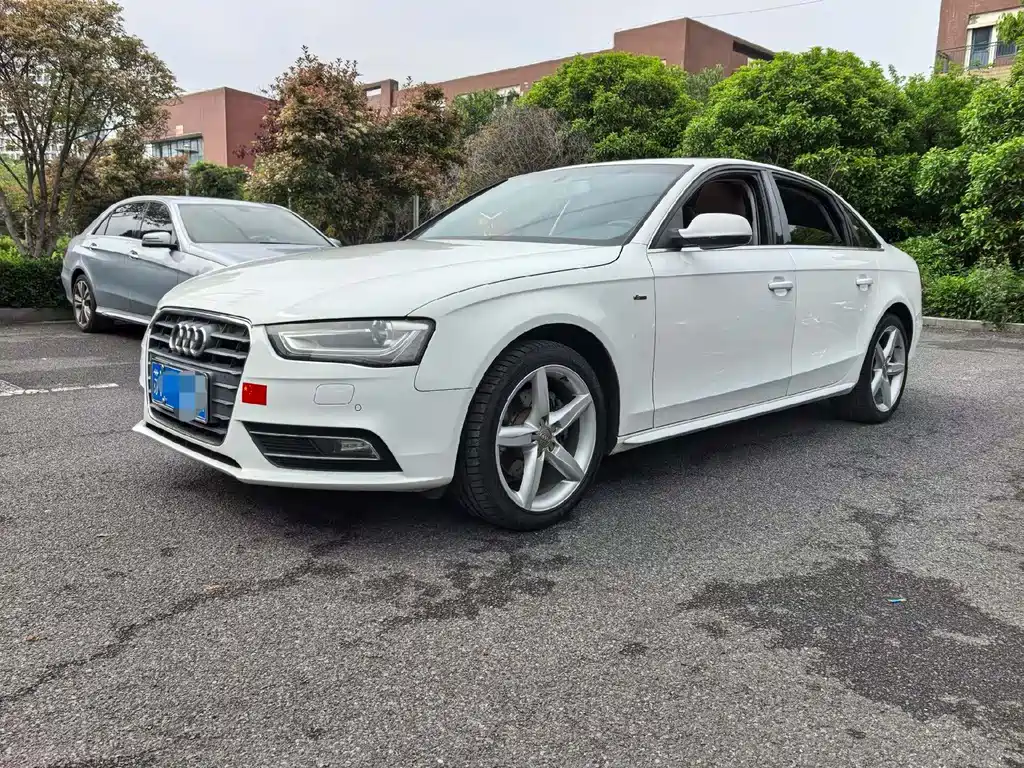 Audi A4L 2015 — фото 1