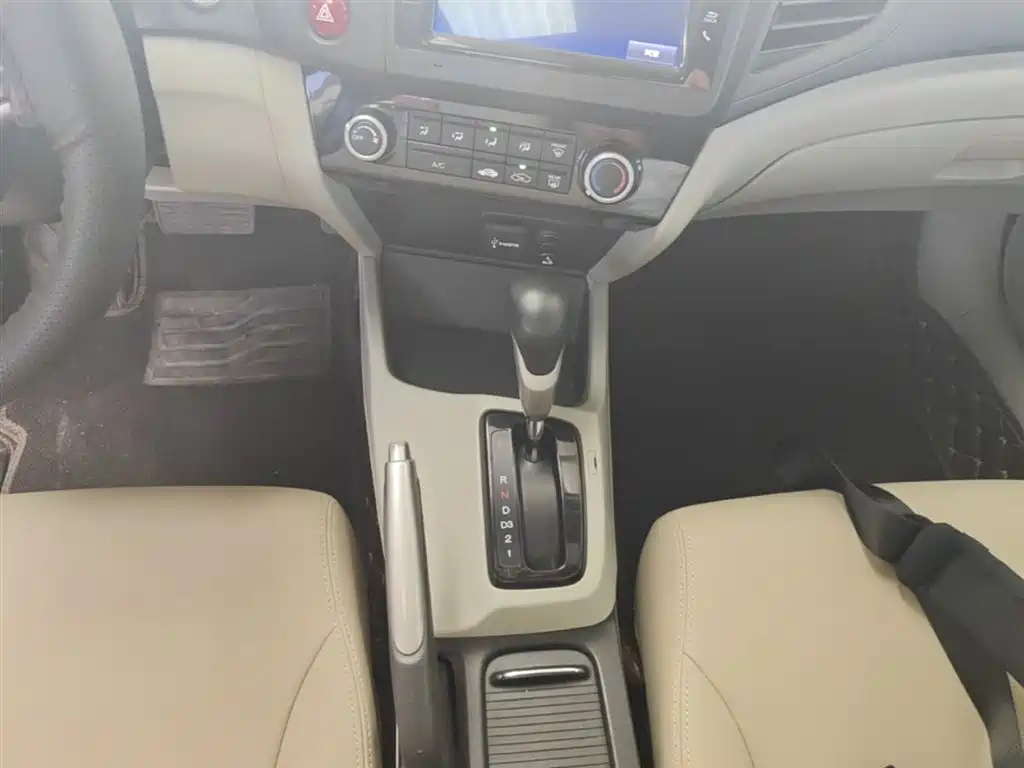 Honda Civic 2015 — фото 14