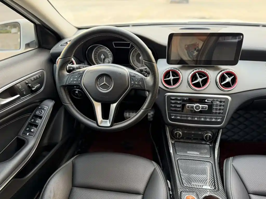 Mercedes-Benz GLA 2015 — фото 16