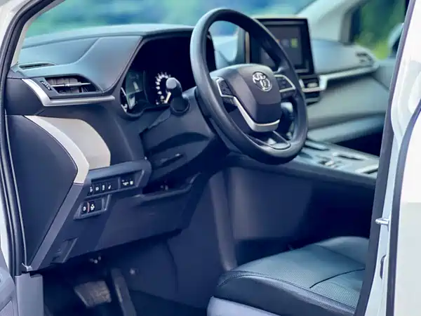 Toyota Sienna 2024