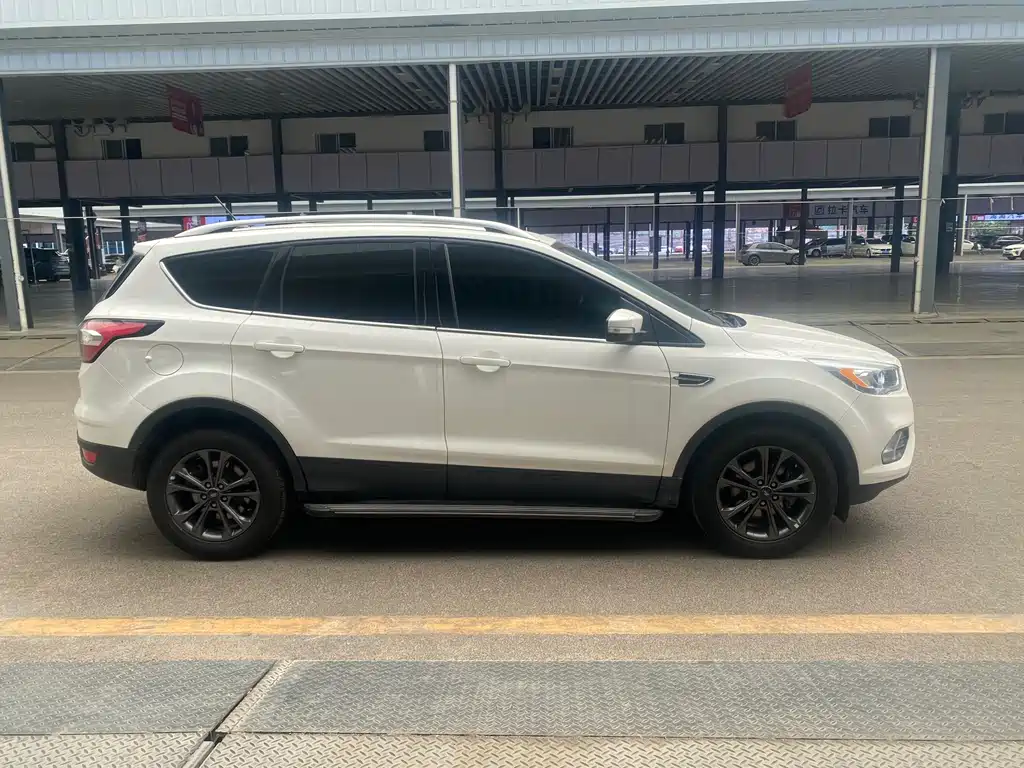 Ford Kuga 2021 — фото 4