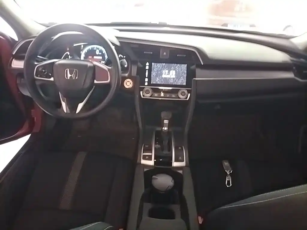 Honda Civic 2017 — фото 10