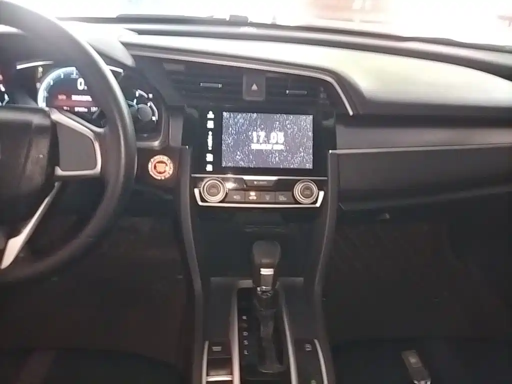 Honda Civic 2017 — фото 13