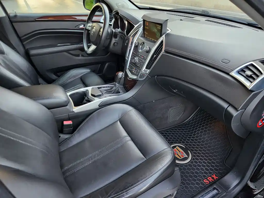 Cadillac SRX 2012 — фото 20
