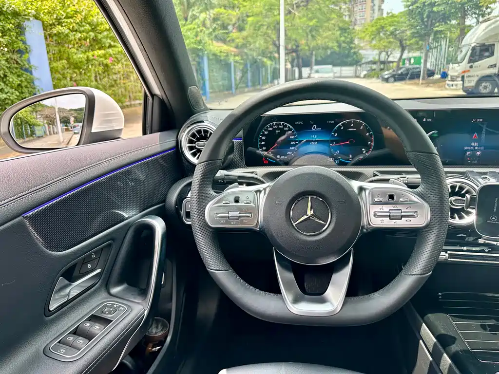 Mercedes-Benz A-Class 2022 — фото 12