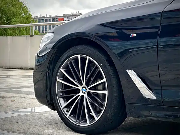 BMW 5 Series 2019