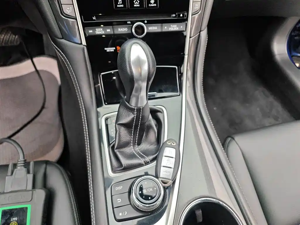 Infiniti Q50L 2016 — фото 14