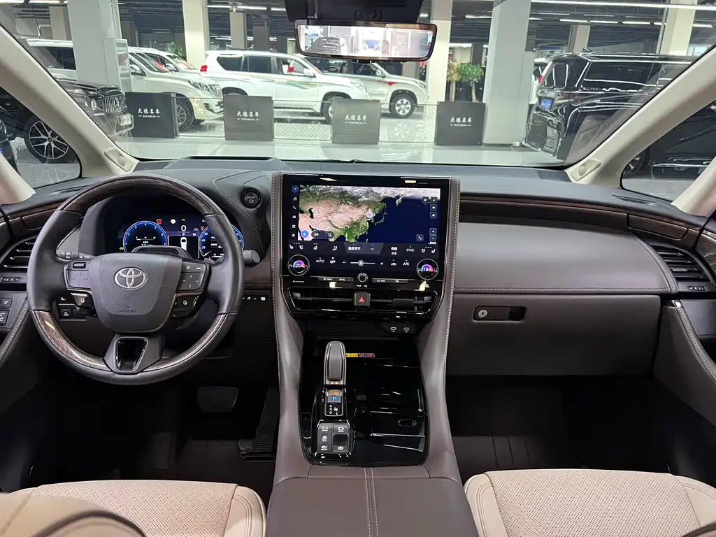 Toyota Alphard 2025 — фото 17