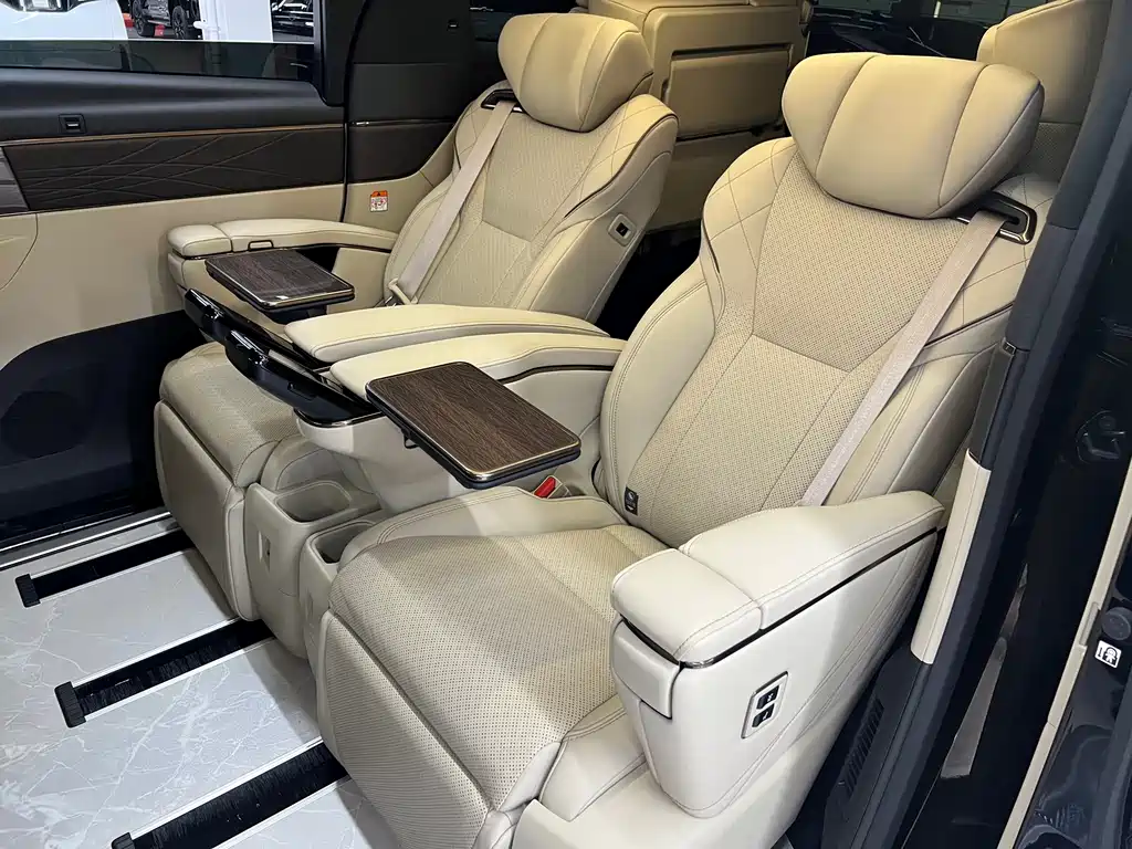 Toyota Alphard 2025 — фото 12