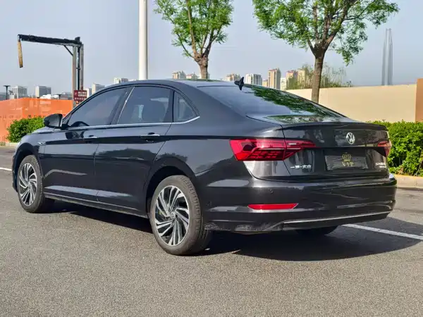 Volkswagen Sagitar 2021
