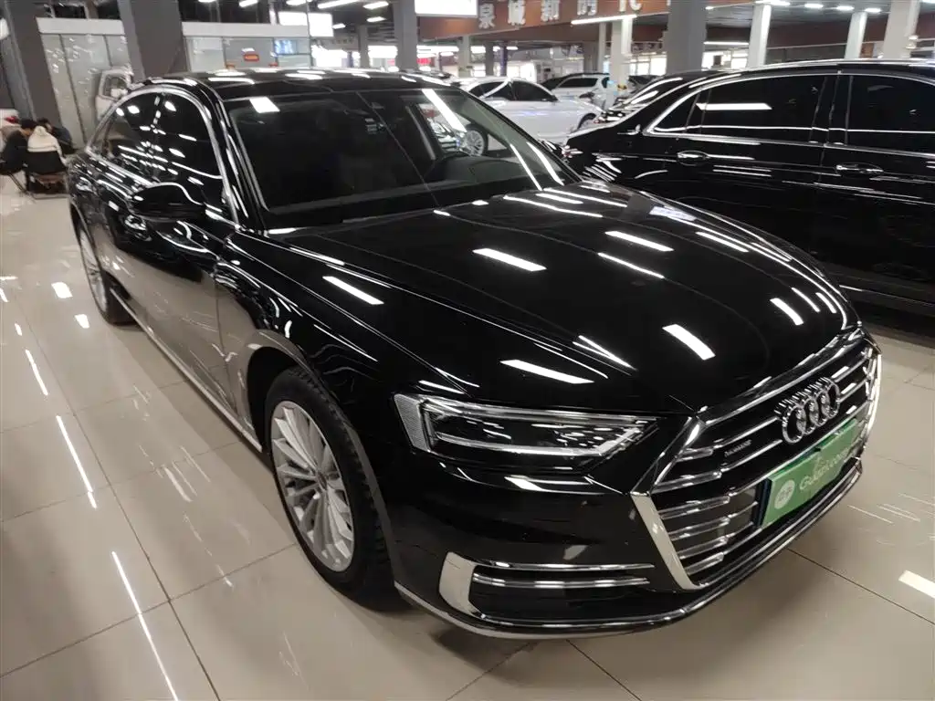 Audi A8 2021 — фото 22