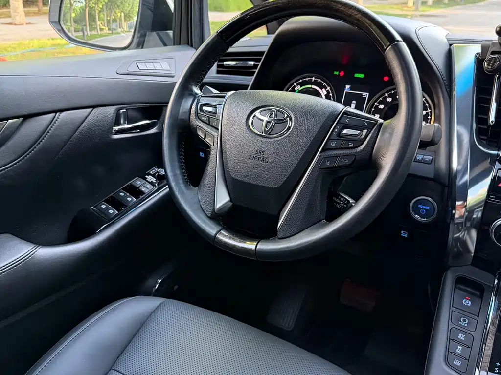Toyota Alphard 2020 — фото 8