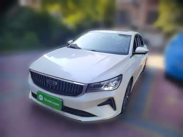 Geely Emgrand 2022