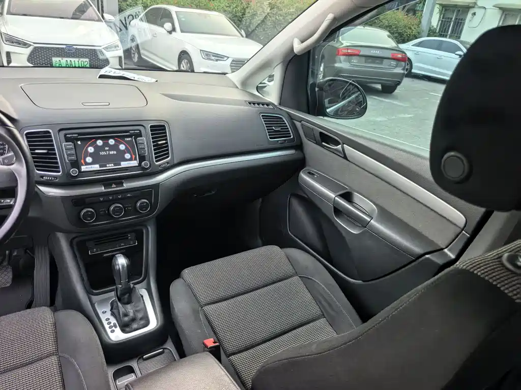 Volkswagen Sharan 2016 — фото 15