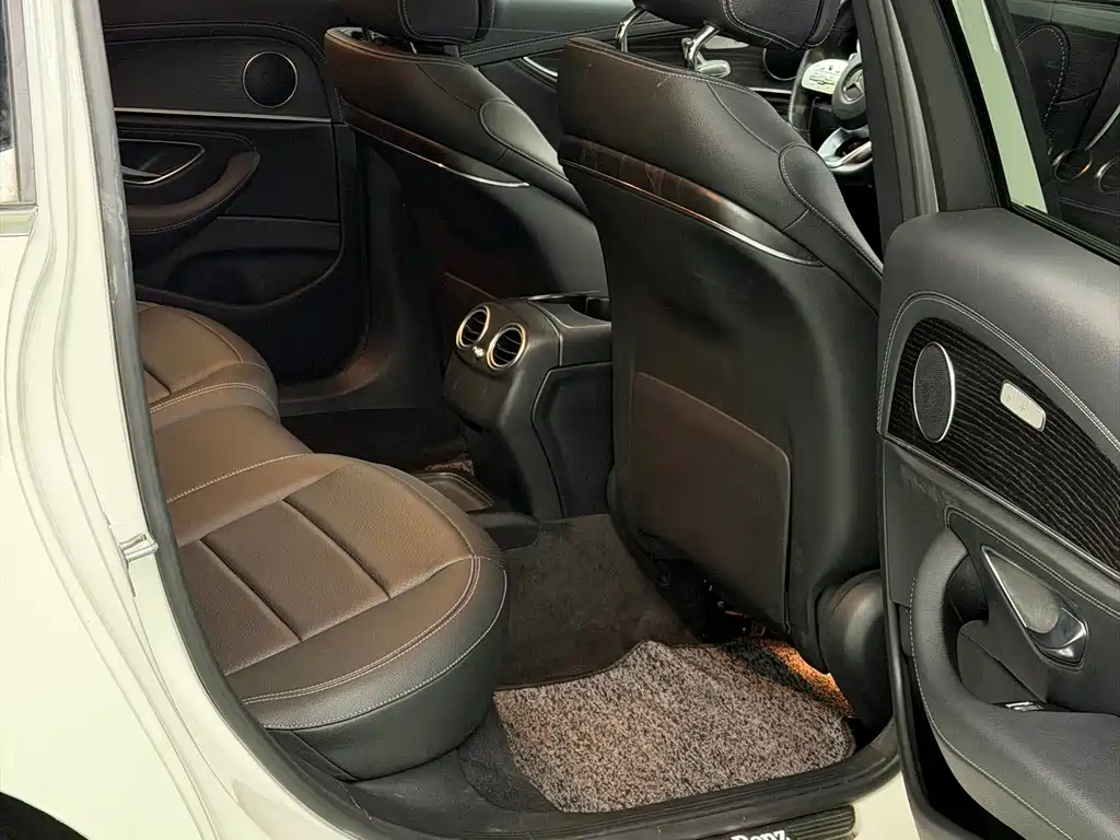 Mercedes-Benz E-Class 2019 — фото 19
