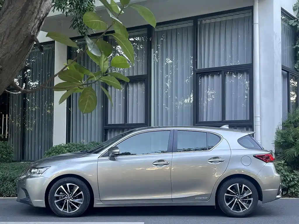 Lexus CT 2021 — фото 8